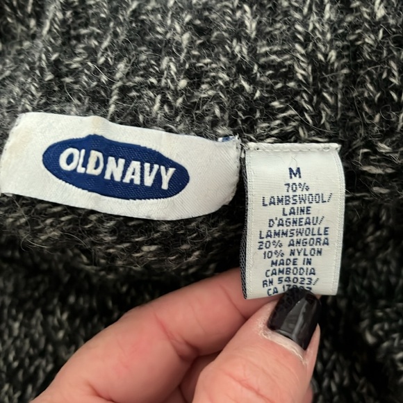 Old Navy Sweater, Medium - Picture 4 of 4